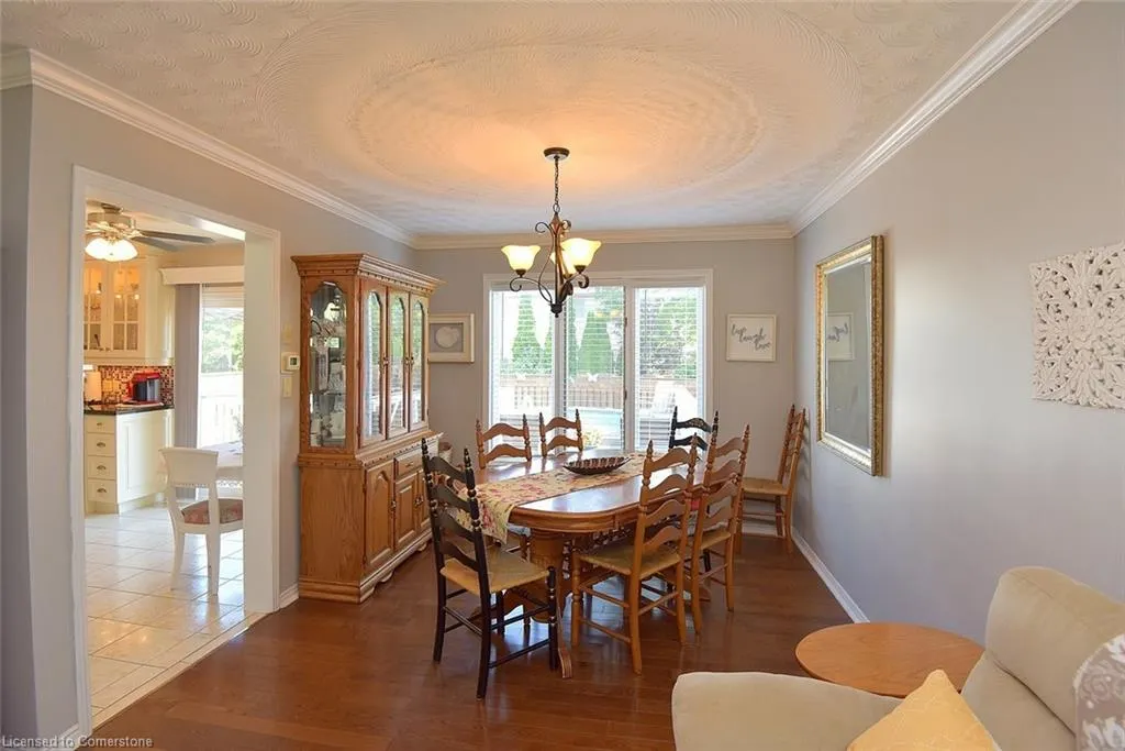 11 Jacqueline Boulevard