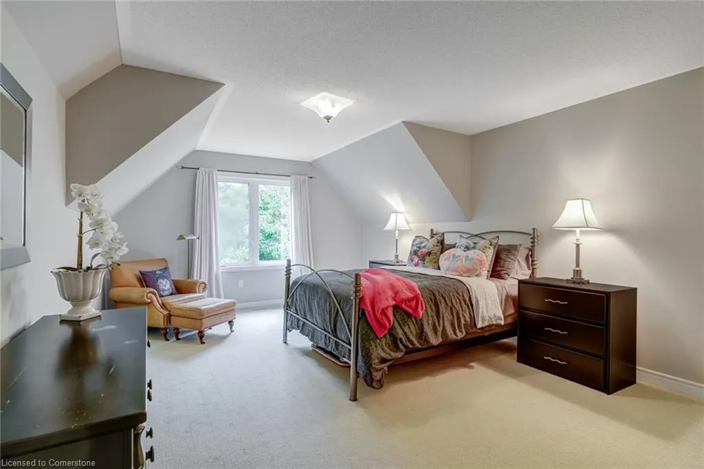 2372 Ravine Gate