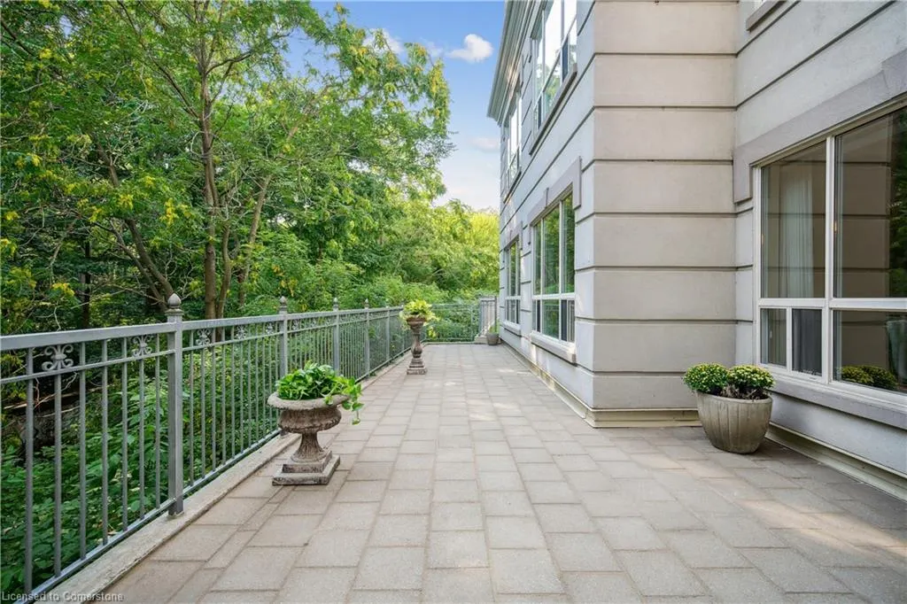 2000 Creekside Drive, #103
