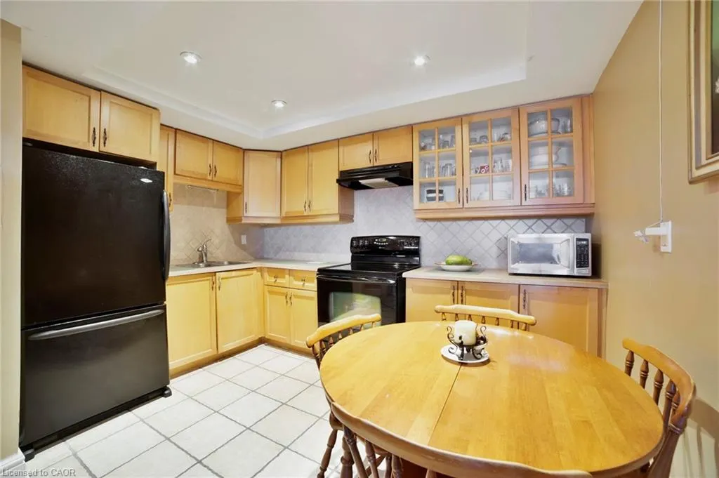 8 Woodman Drive S, #808