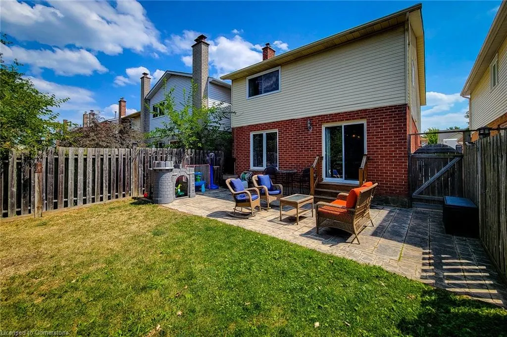 76 Baxter Crescent