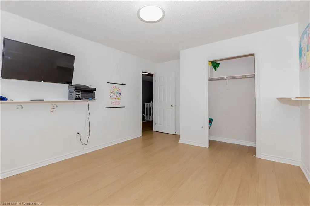 11 Willowridge Way