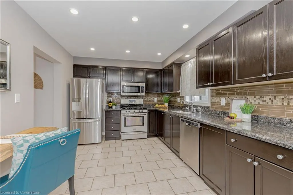 11 Willowridge Way
