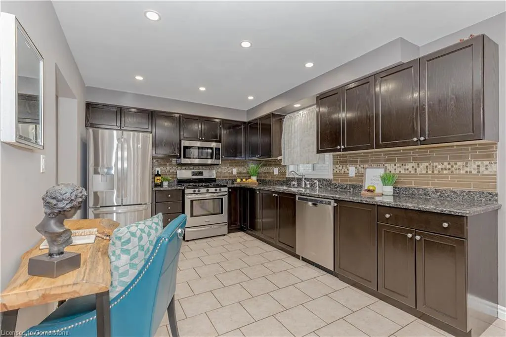 11 Willowridge Way