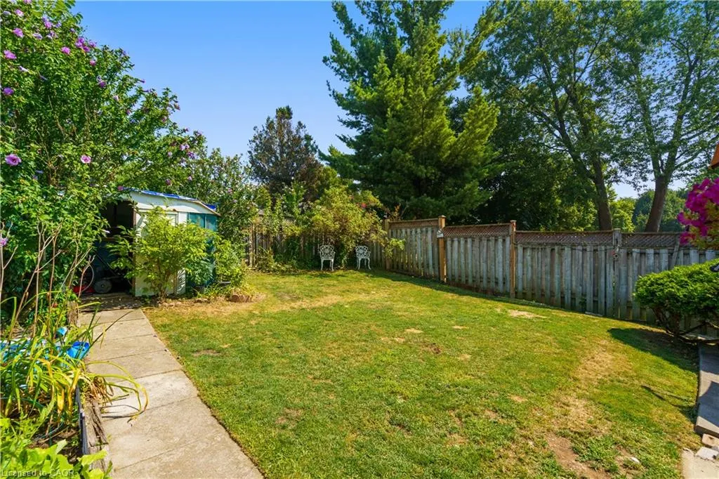 10 Glen Eden Court