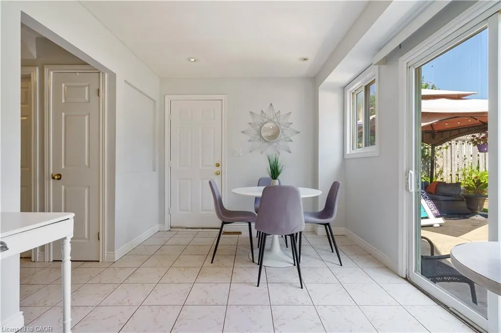 10 Glen Eden Court