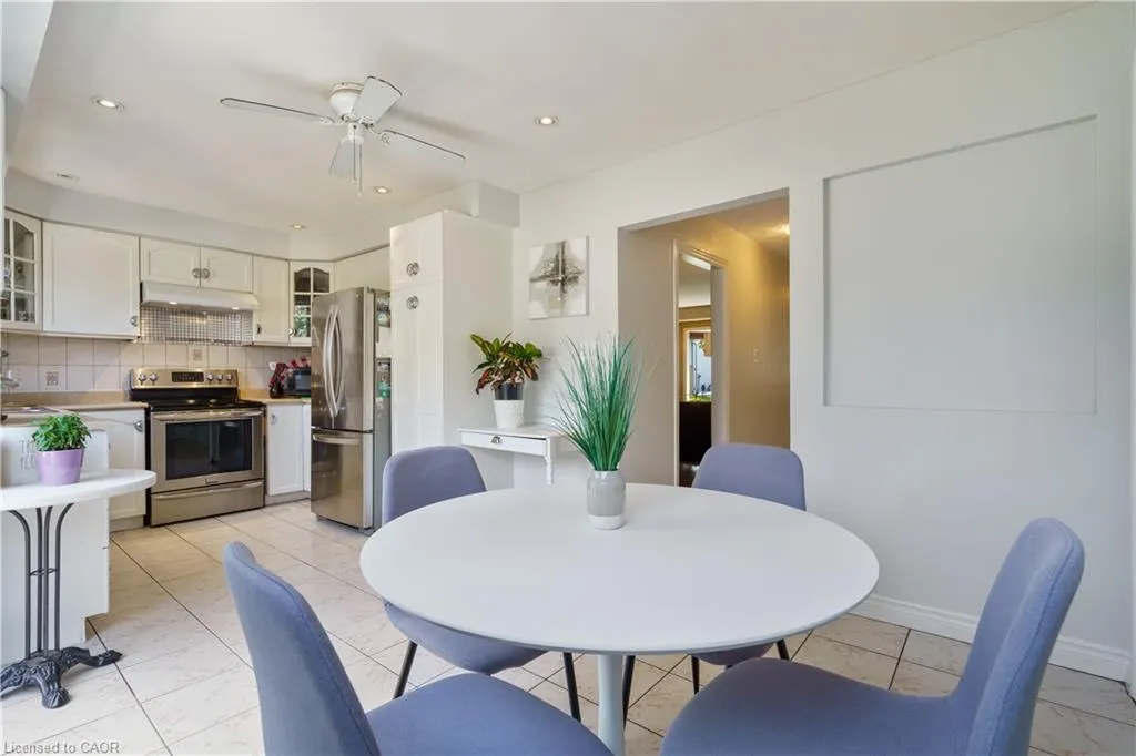 10 Glen Eden Court