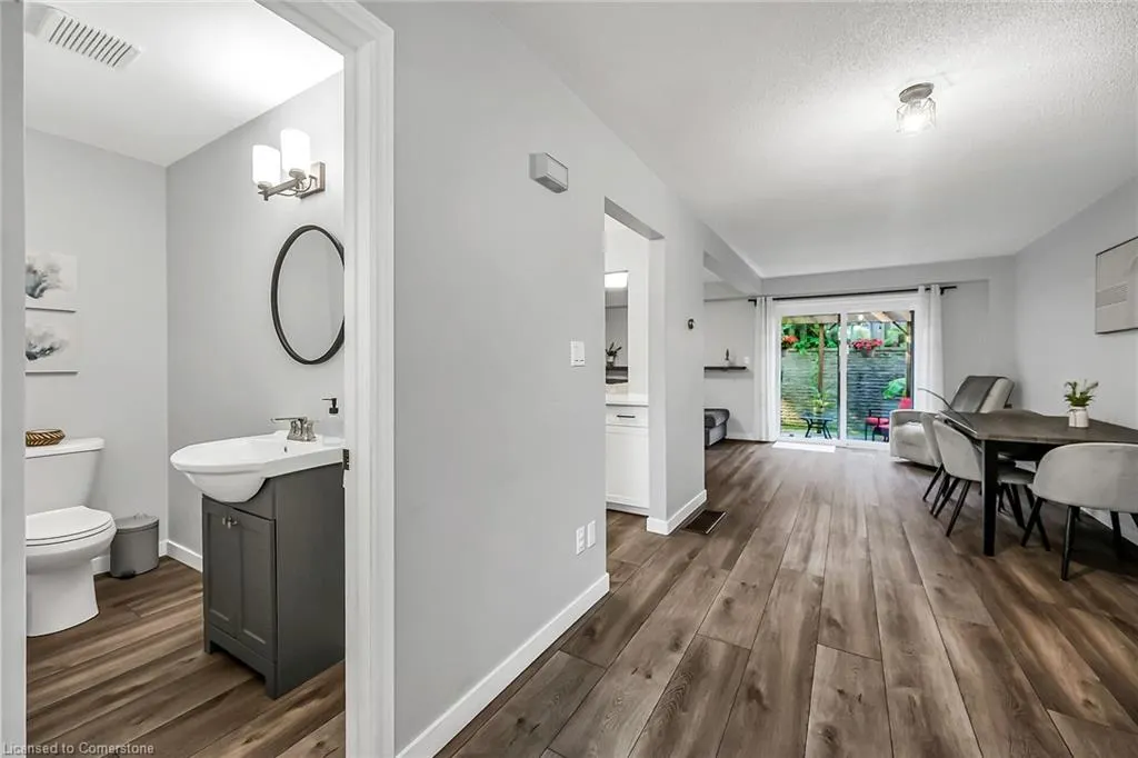 54 Argyle Street S, #2