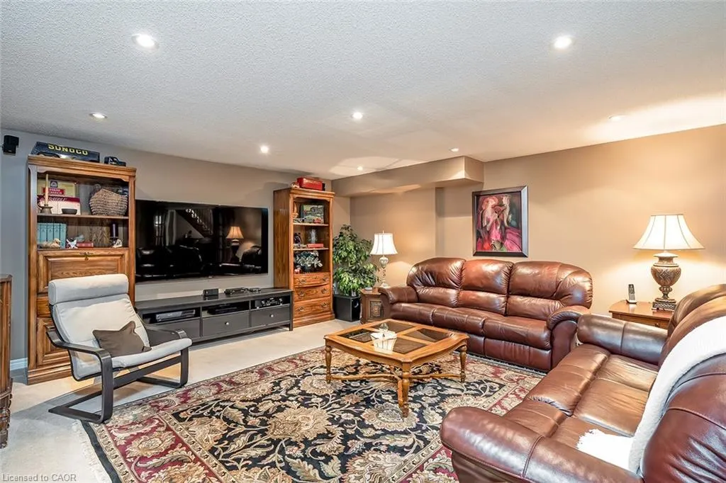 2375 Ravine Gate