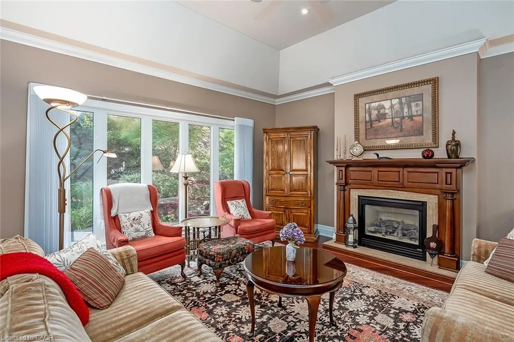 2375 Ravine Gate