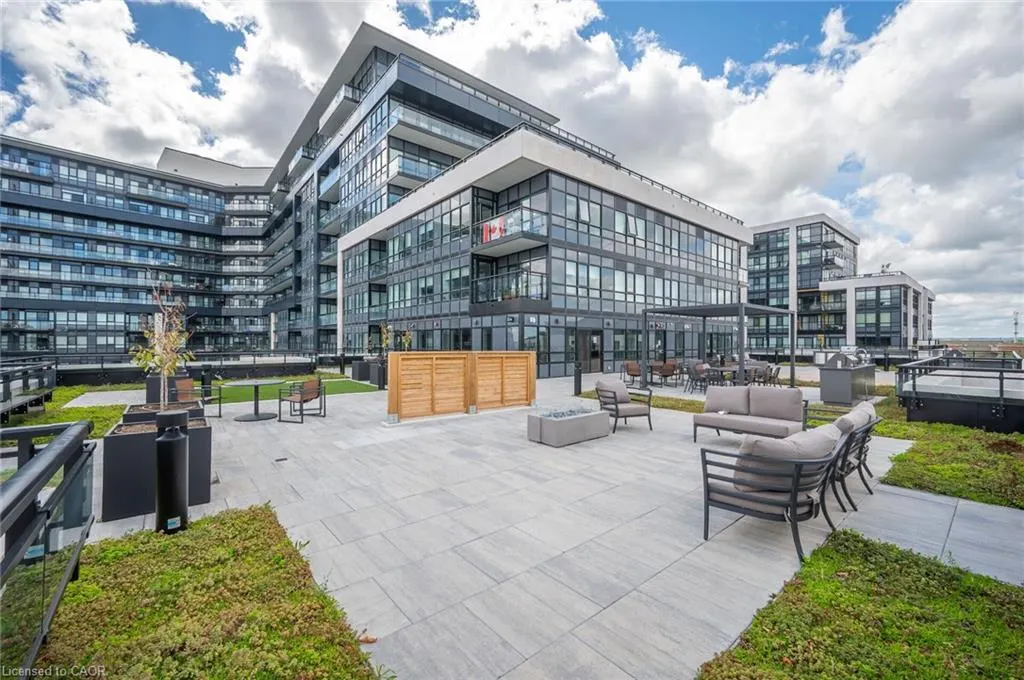 395 Dundas Street, #718