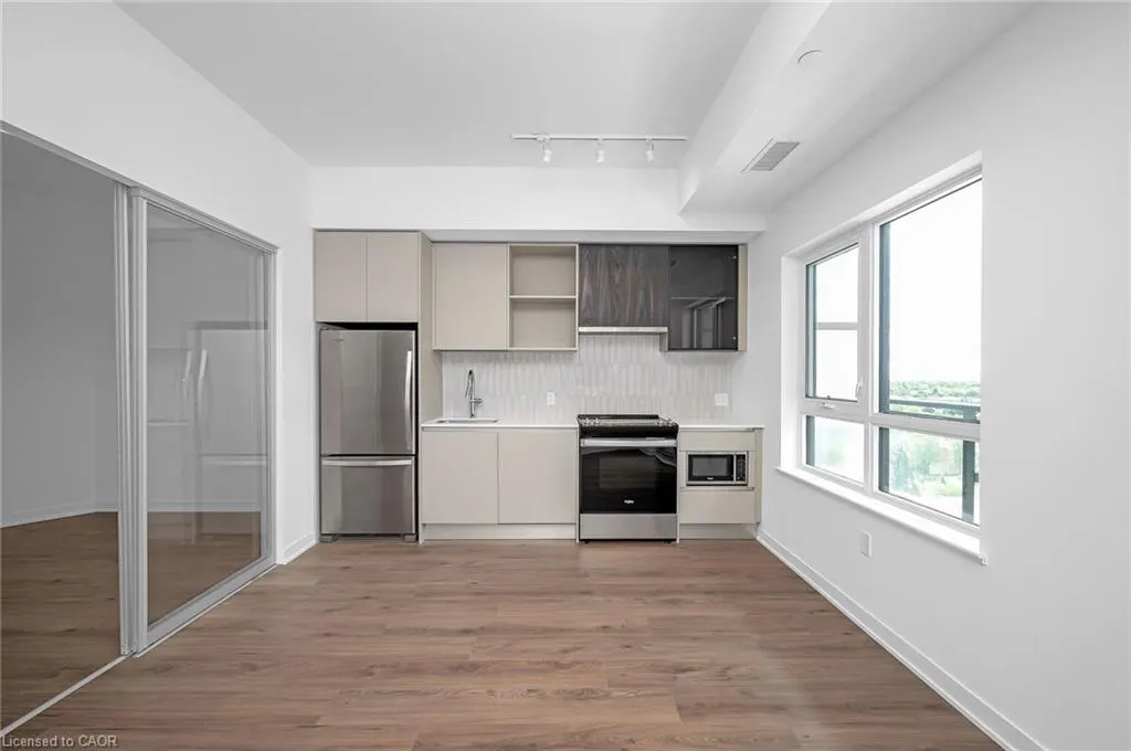 395 Dundas Street, #718