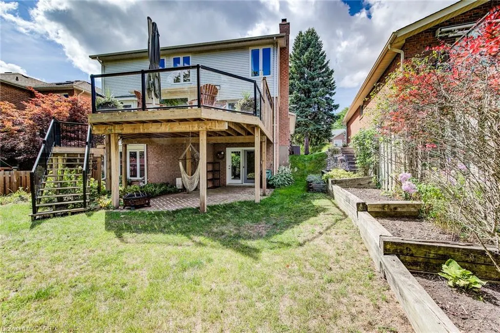 33 Tinatawa Court