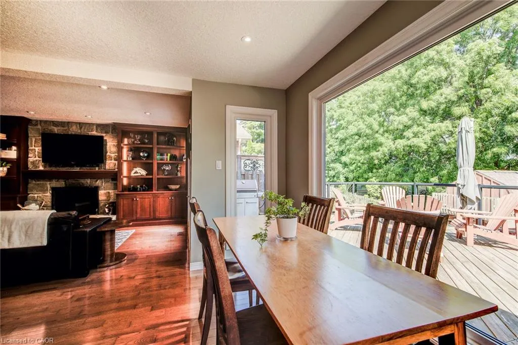 33 Tinatawa Court