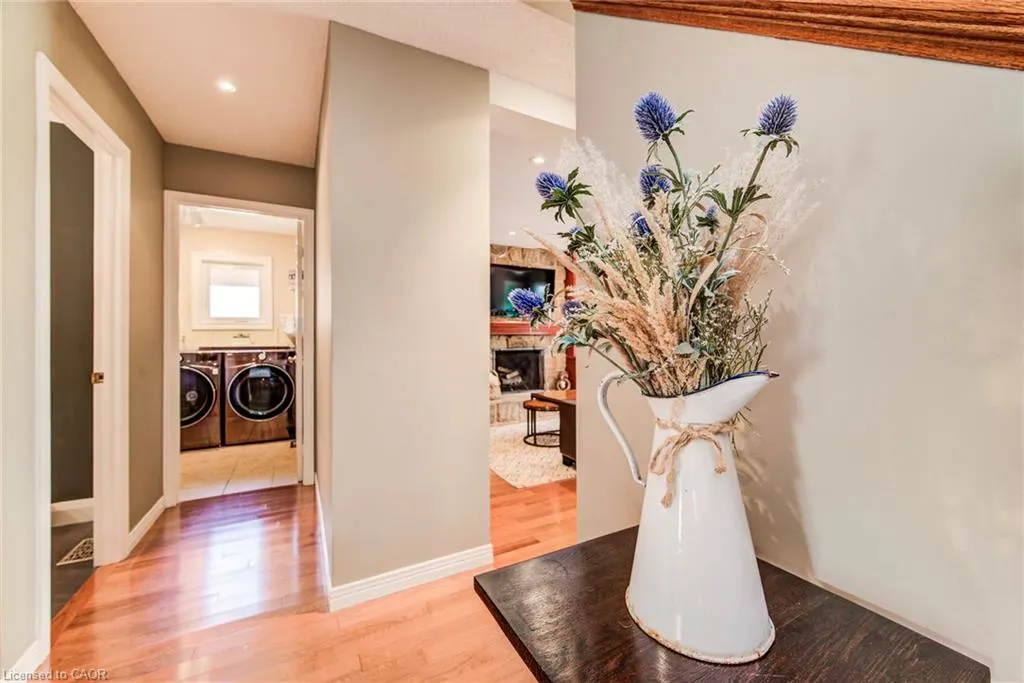 33 Tinatawa Court