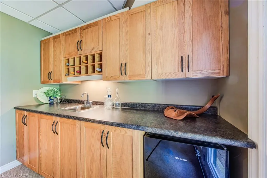 33 Tinatawa Court