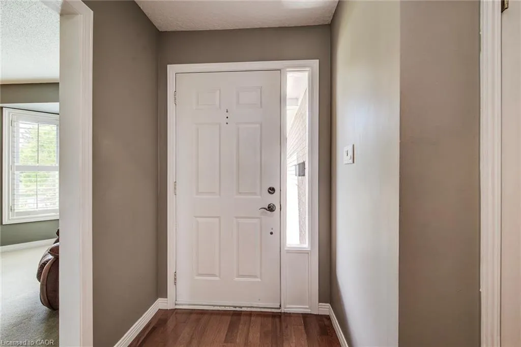 33 Tinatawa Court