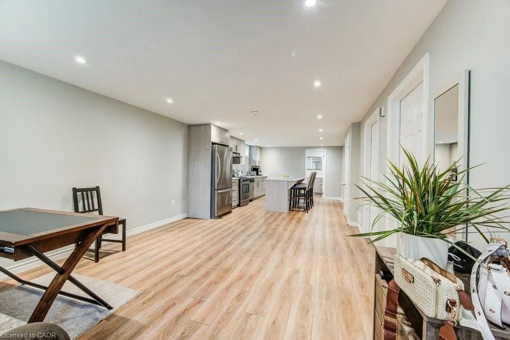 85 Winter Avenue