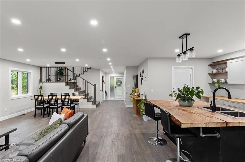 127 Paradise Road