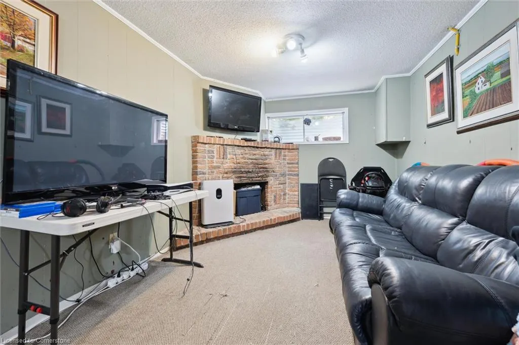 31 Driftwood Place