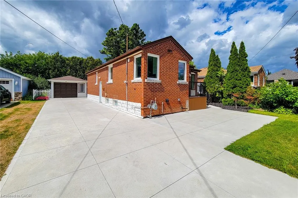 88 Fiddlers Green Road