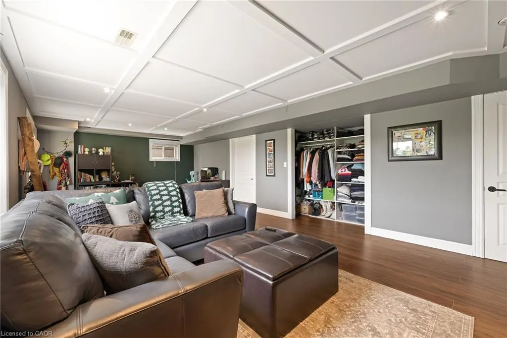 17 Manorwood Drive