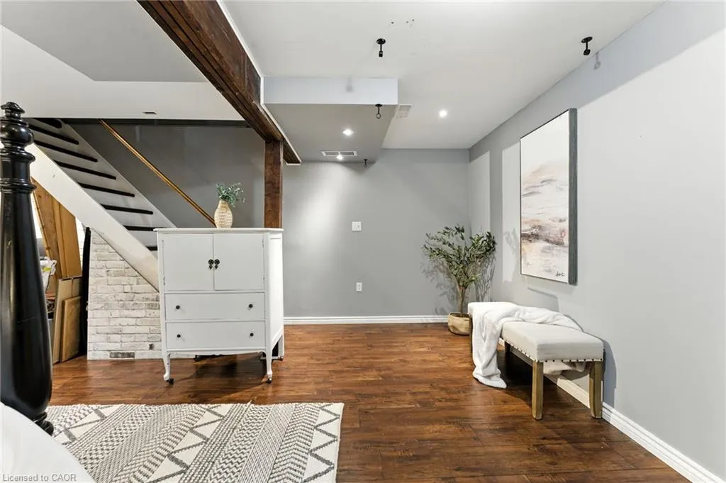 11 Hubert Court