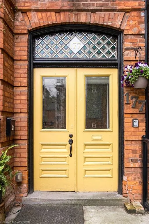 177 Charlton Avenue W