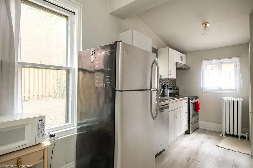 177 Charlton Avenue W