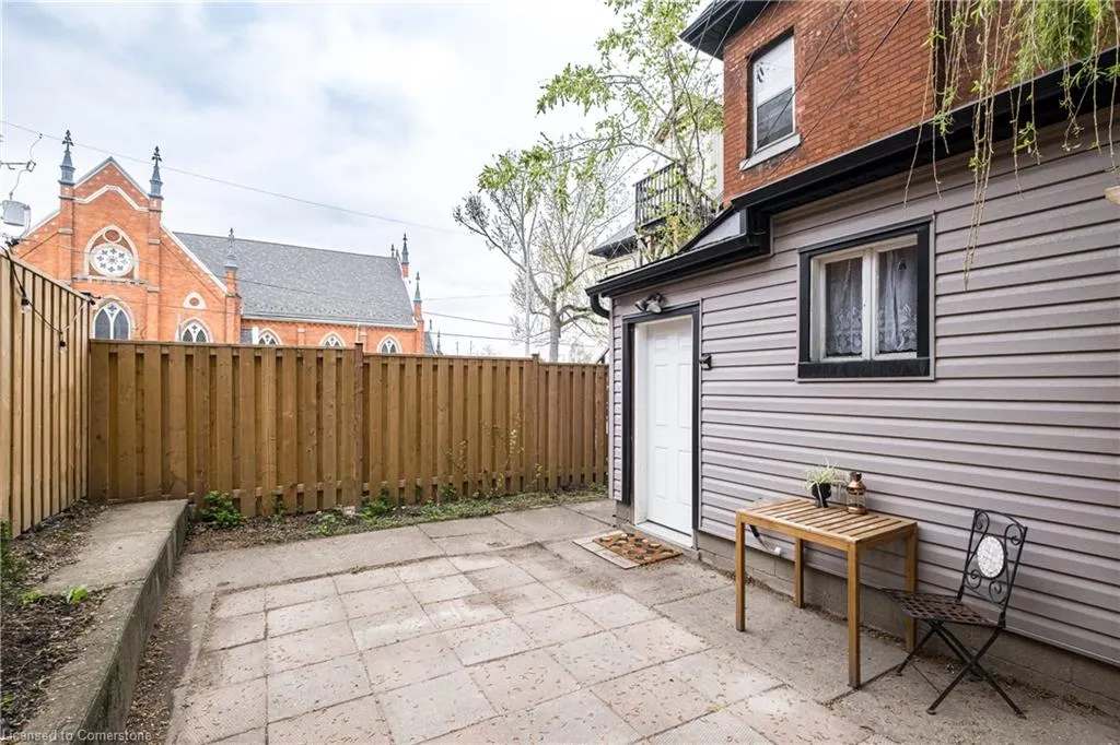 177 Charlton Avenue W
