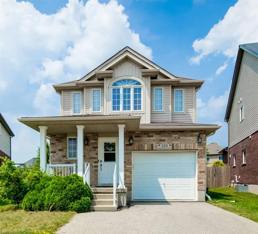 220 Lemon Grass Crescent