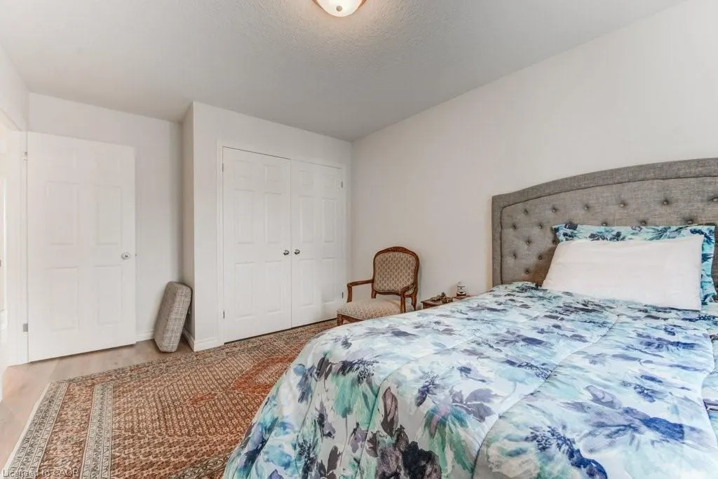 220 Lemon Grass Crescent