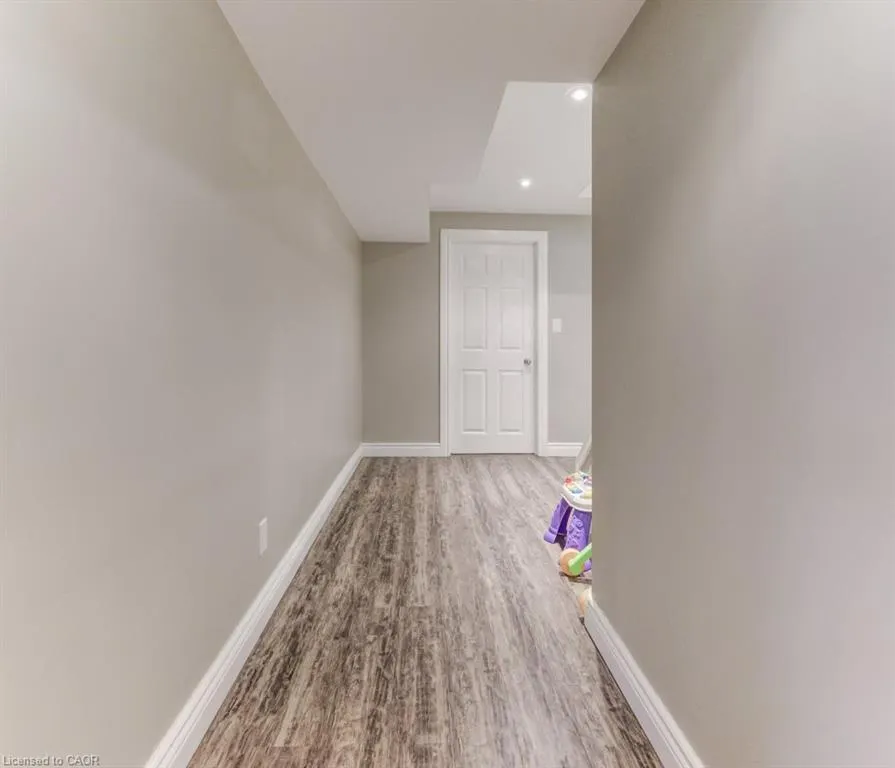 220 Lemon Grass Crescent