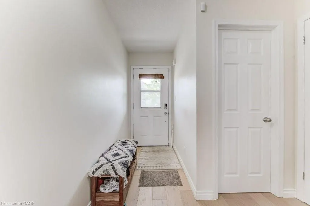 220 Lemon Grass Crescent