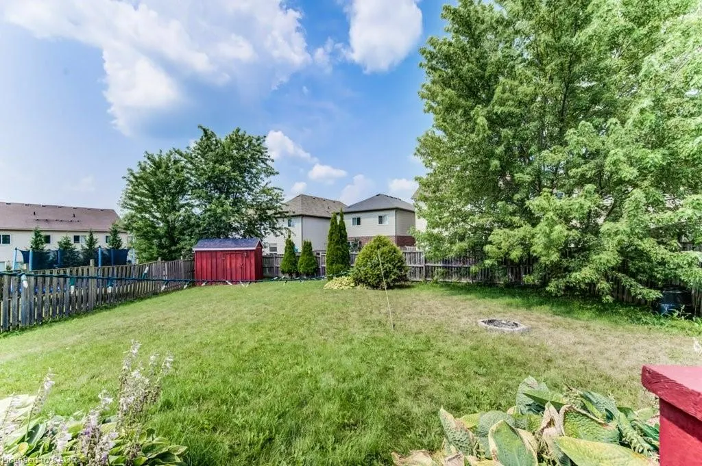 220 Lemon Grass Crescent
