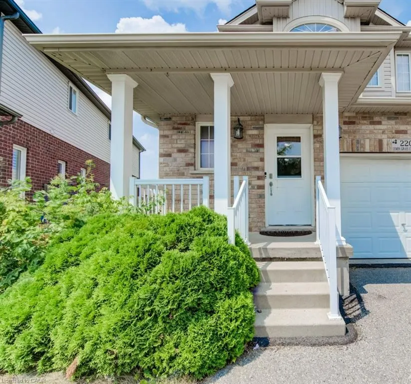 220 Lemon Grass Crescent
