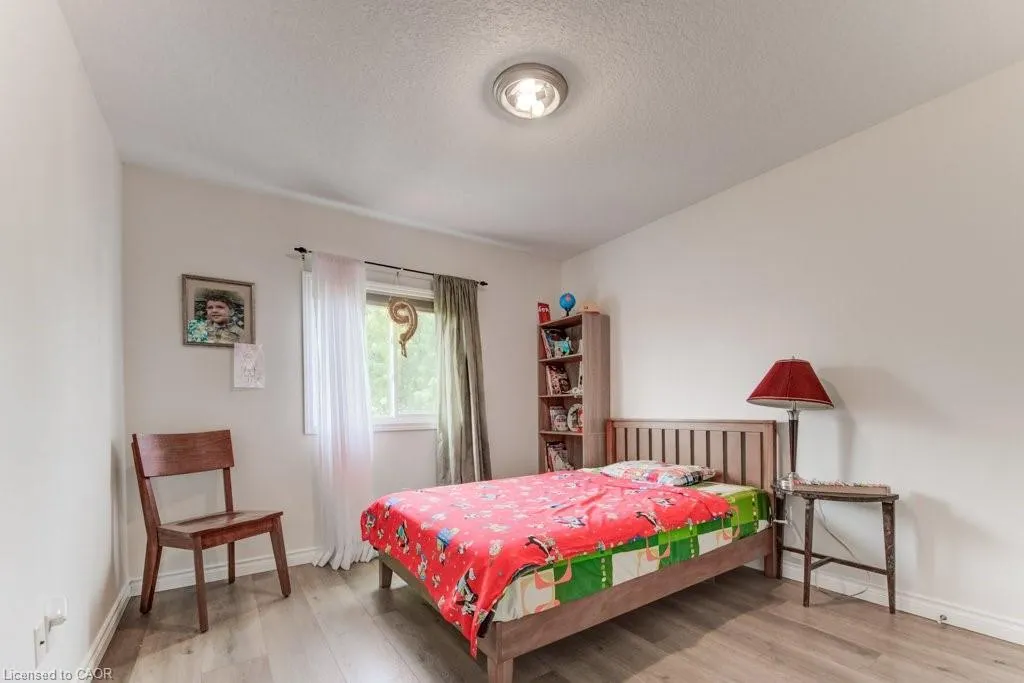 220 Lemon Grass Crescent