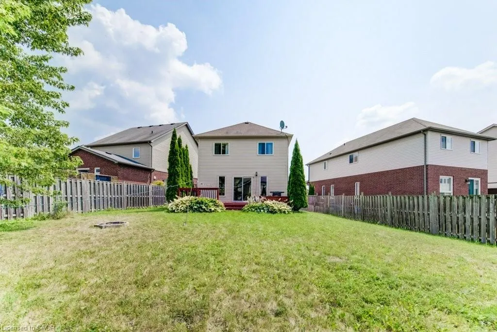220 Lemon Grass Crescent