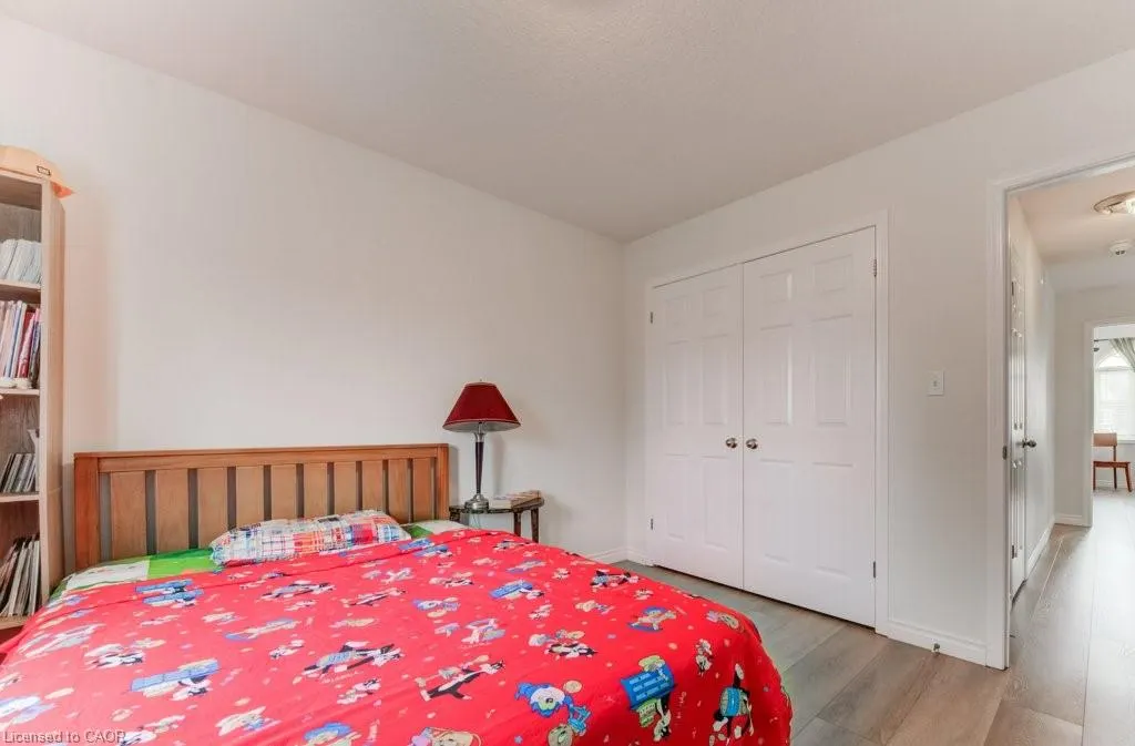 220 Lemon Grass Crescent