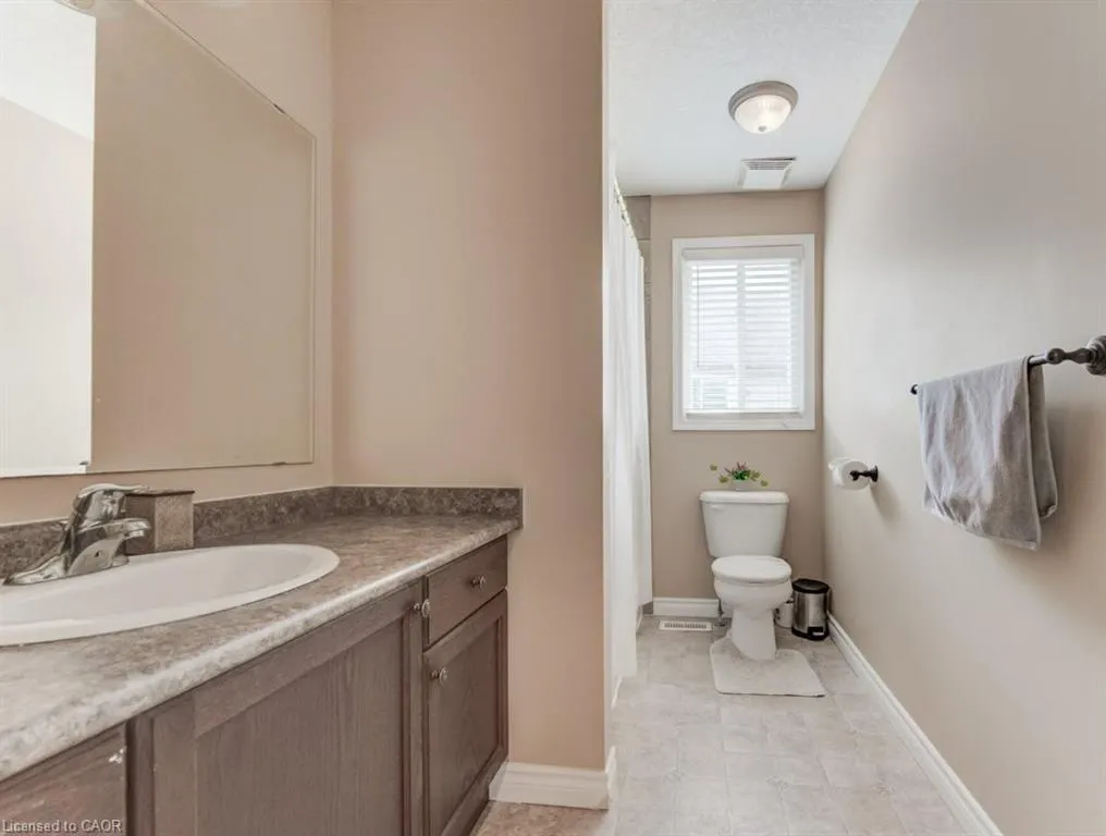 220 Lemon Grass Crescent