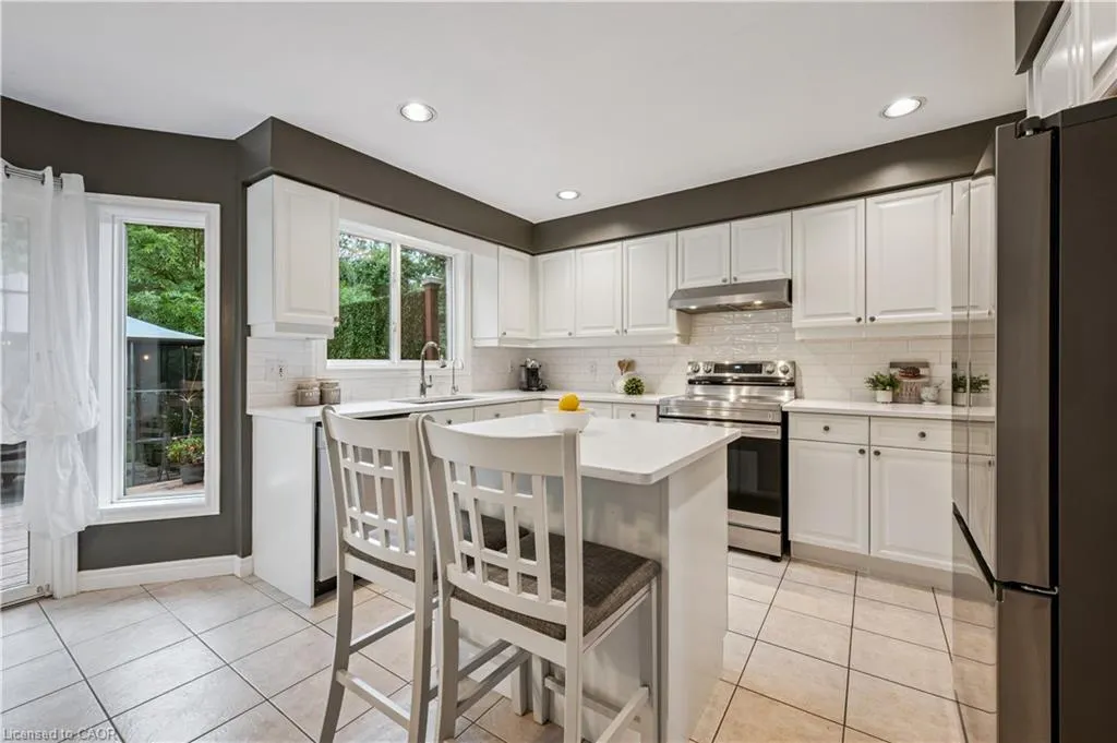 533 Rush Meadow Crescent