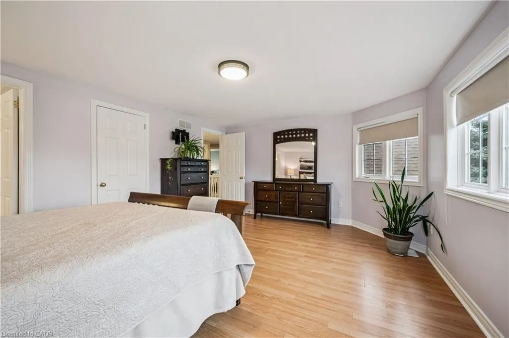 533 Rush Meadow Crescent