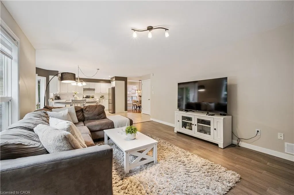 533 Rush Meadow Crescent
