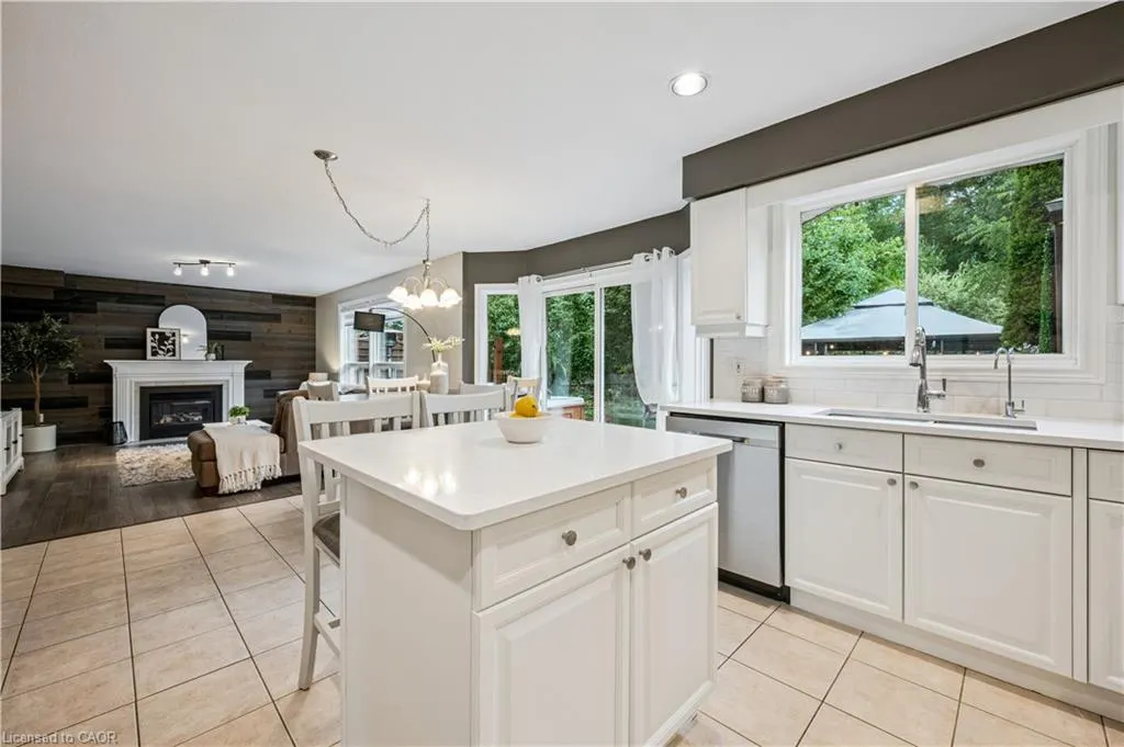 533 Rush Meadow Crescent