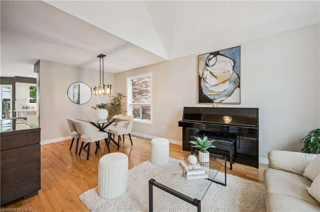 533 Rush Meadow Crescent