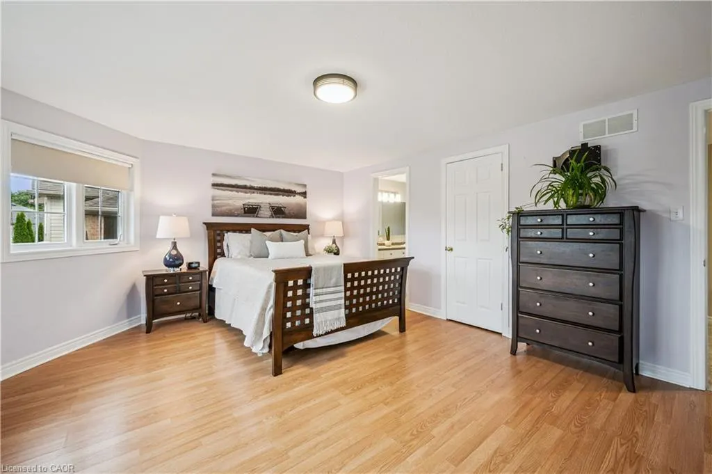 533 Rush Meadow Crescent