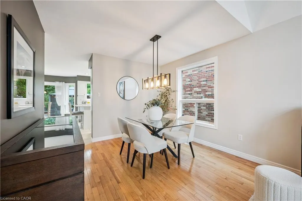 533 Rush Meadow Crescent