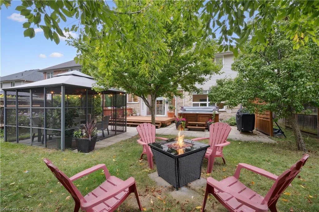 533 Rush Meadow Crescent