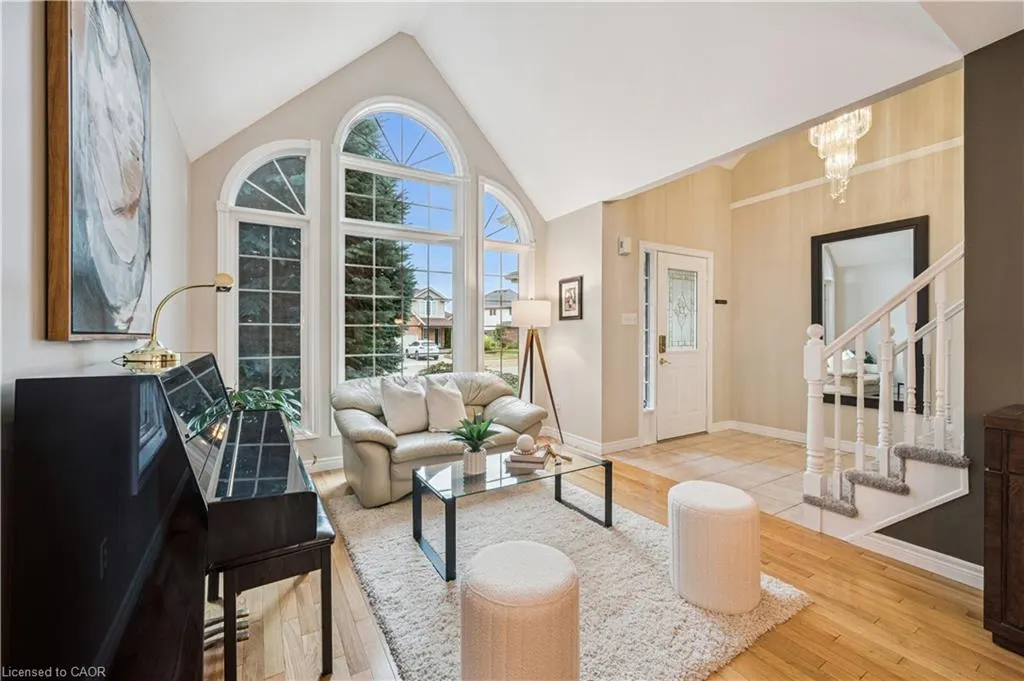 533 Rush Meadow Crescent
