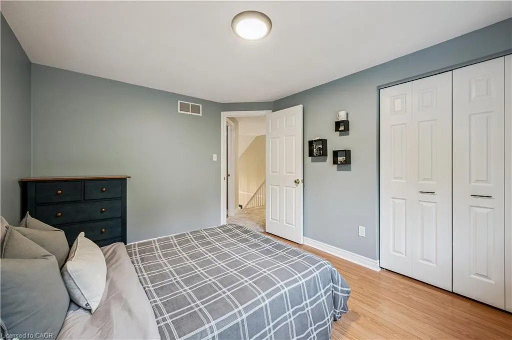 533 Rush Meadow Crescent
